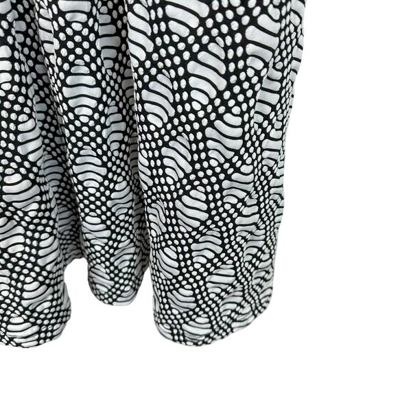 Lesley Evers White & Black Textured Pattern A-Line Half Sleeve Dress - Picture 2 of 7